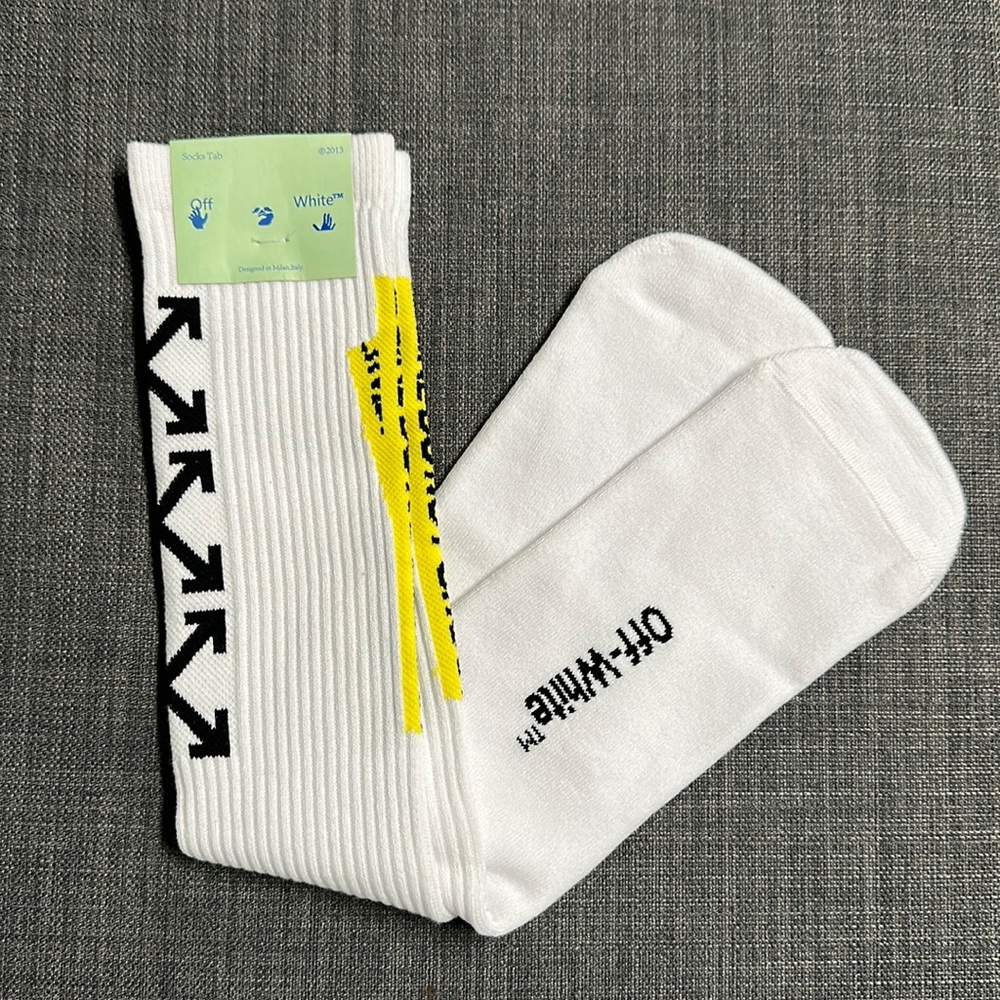*NEW* OFF WHITE white + black arrow box logo + yellow caution tape hype…